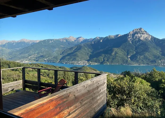 Chalet Bioclimatique Avec Vue Sur Le Lac De Serre Poncon