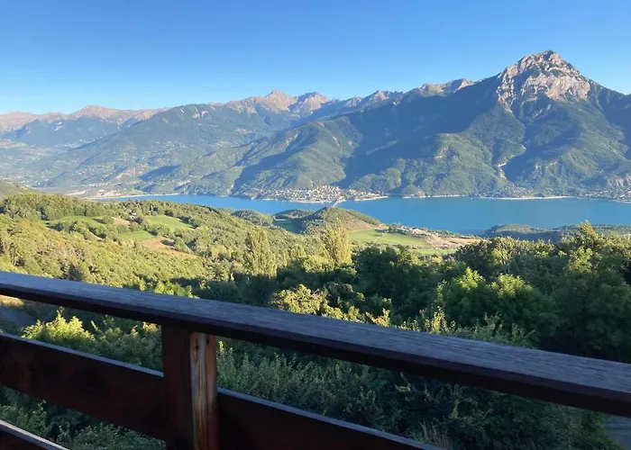 Chalet Bioclimatique Avec Vue Sur Le Lac De Serre Poncon