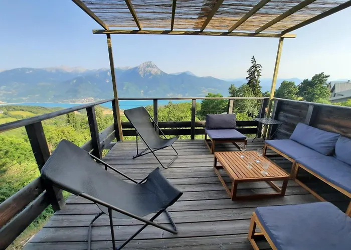 Chalet Bioclimatique Avec Vue Sur Le Lac De Serre Poncon